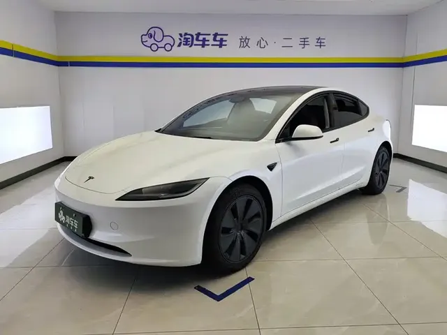 Tesla Model 3 2025 Model Year Facelift Rear-Wheel Drive