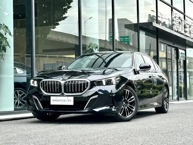 BMW 5 Series 2024 525Li M Sport Package