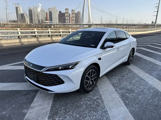 BYD Qin L 2025 DM-i Smart Drive Edition 120KM Leading