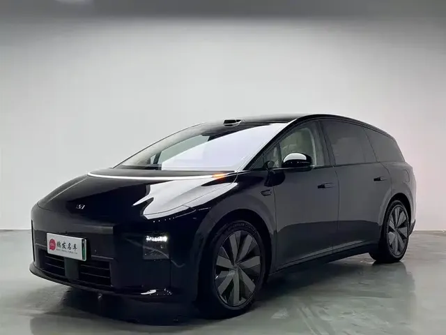 Li Auto Li i8 2025 Standard Edition