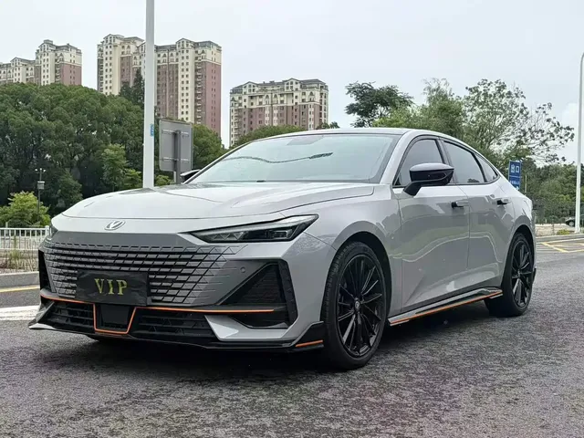 Changan UNI-V 2023 1.5T Luxury Edition