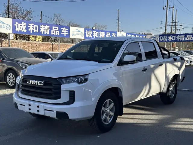 Jiangling Baodian 2023 2.5T Diesel 4WD Comfort Edition Standard Wheelbase JX4D25A6L
