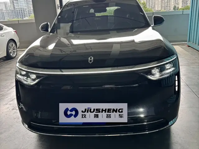AITO Wenjie AITO M8 2025 Range Extender Max+ Edition 53.4kWh 5-seater