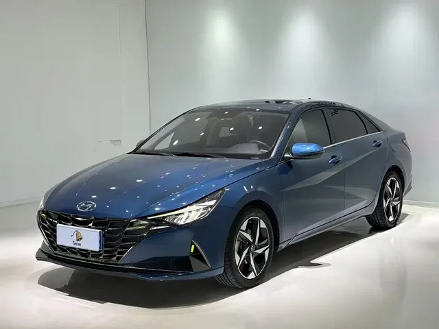 Hyundai Elantra 2022 1.5L CVT LUX Premium Edition