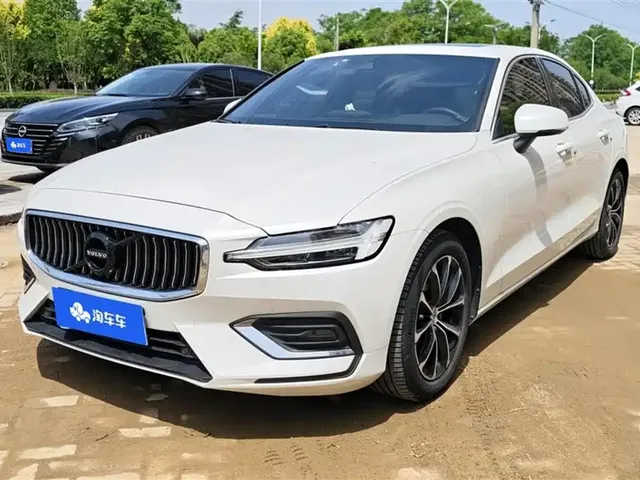 Volvo S60 2022 B4 Smart Comfort Luxury Edition