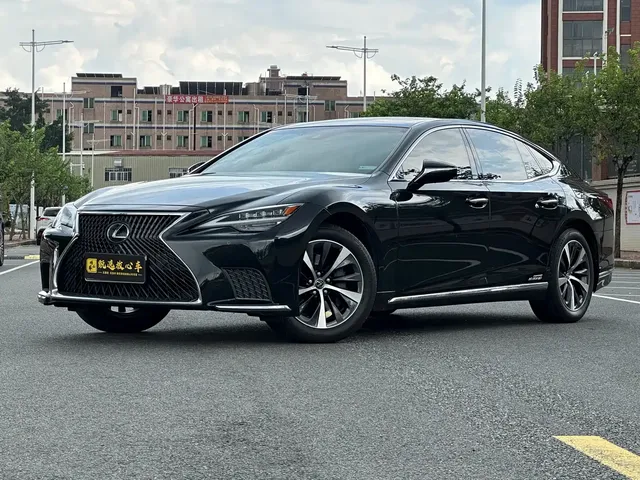Lexus LS 2021 500h Premium Edition