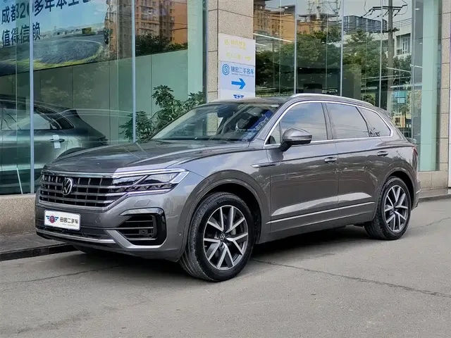 Volkswagen Touareg 2021 3.0TSI R-Line Classic Sport Package