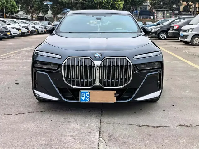 BMW 7 Series 2023 Model 740Li Leading M Sport Package