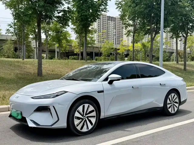 Geely Galaxy E8 2024 665km RWD Starship Voyager Edition