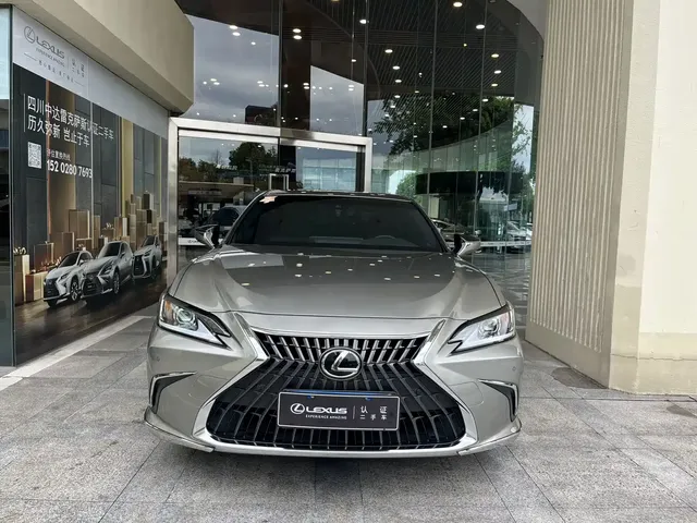 Lexus ES 2022 300h Excellence Edition