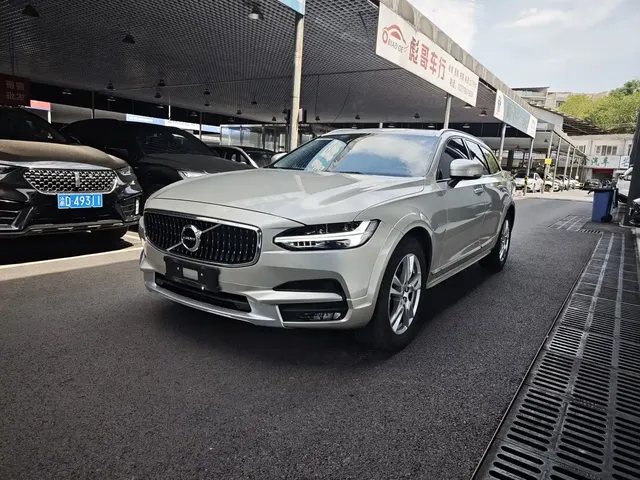 Volvo V90 2019 Cross Country T5 AWD Intelligent Distance China VI