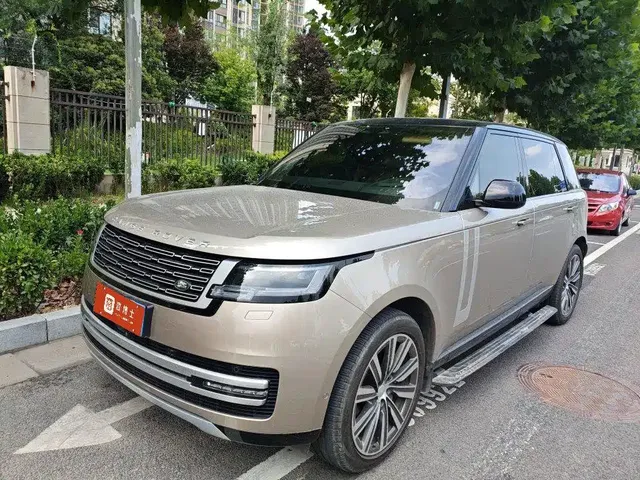 Land Rover Range Rover 2023 3.0 L6 400PS Genesis Extended Version