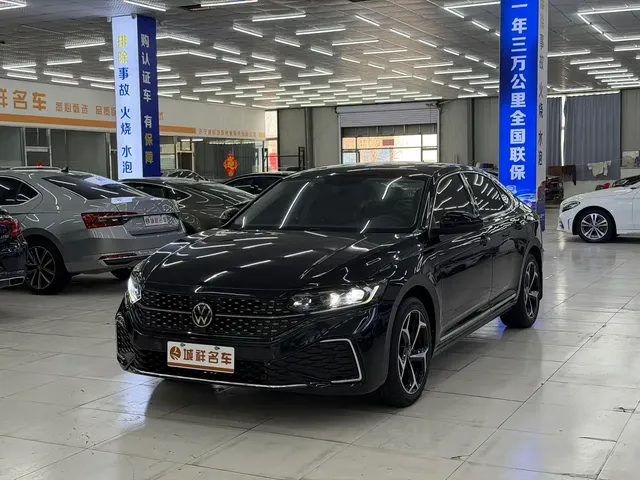 Volkswagen Passat 2023 330TSI Starlight Elite Edition