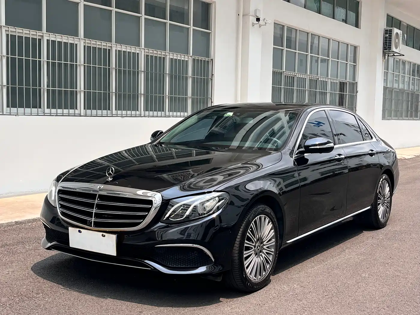 Mercedes-Benz E-Class 2020 E 300 L Fashion