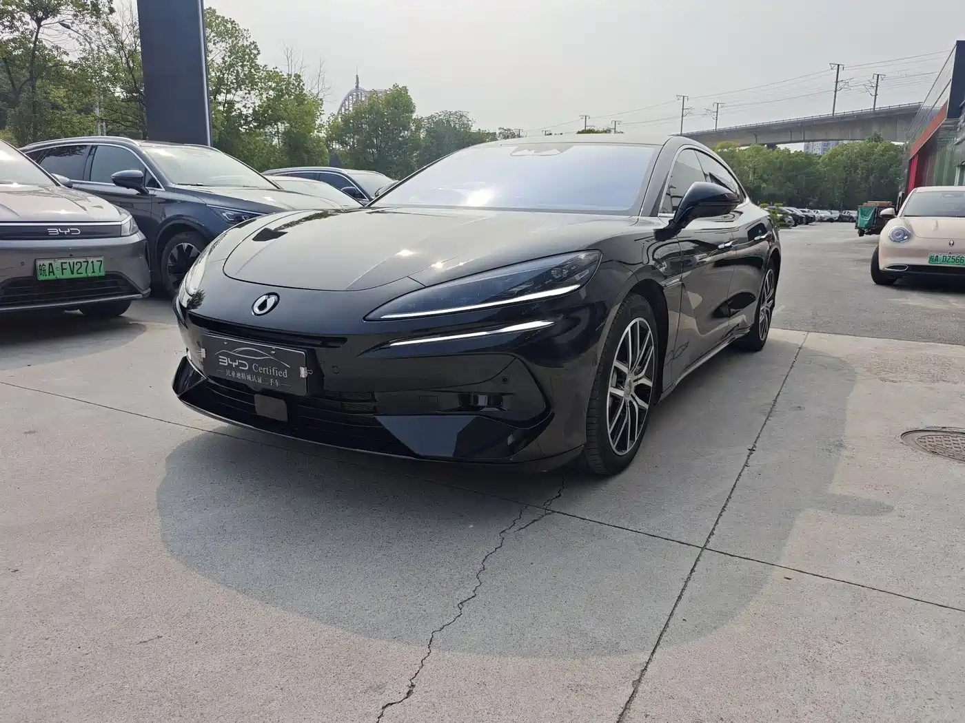 Denza Z9 2024 Model 1100km AWD Max Edition
