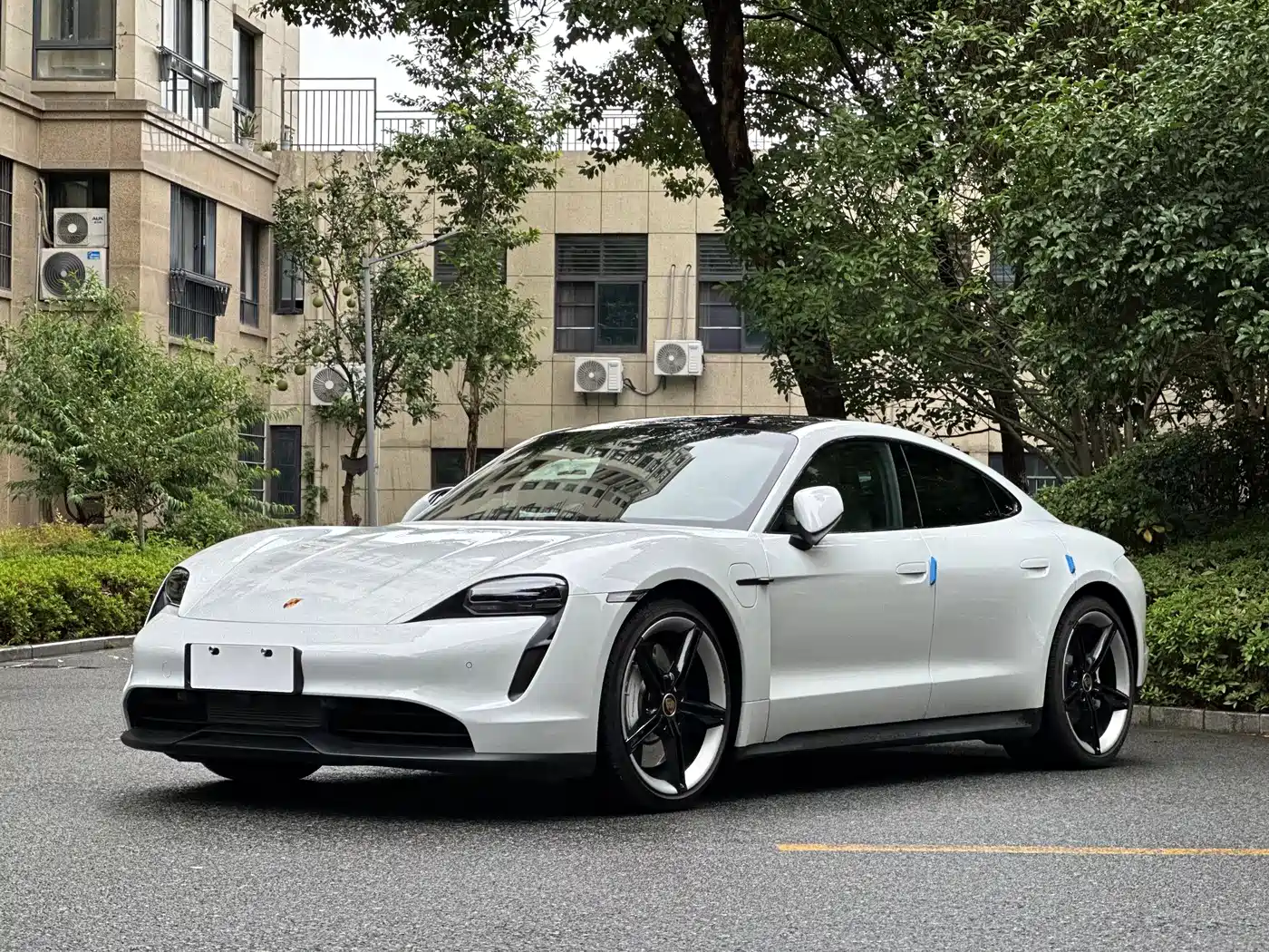 Porsche Taycan 2022 Taycan