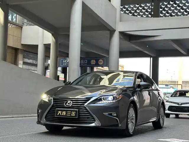 Lexus ES 2015 200 Elite Edition