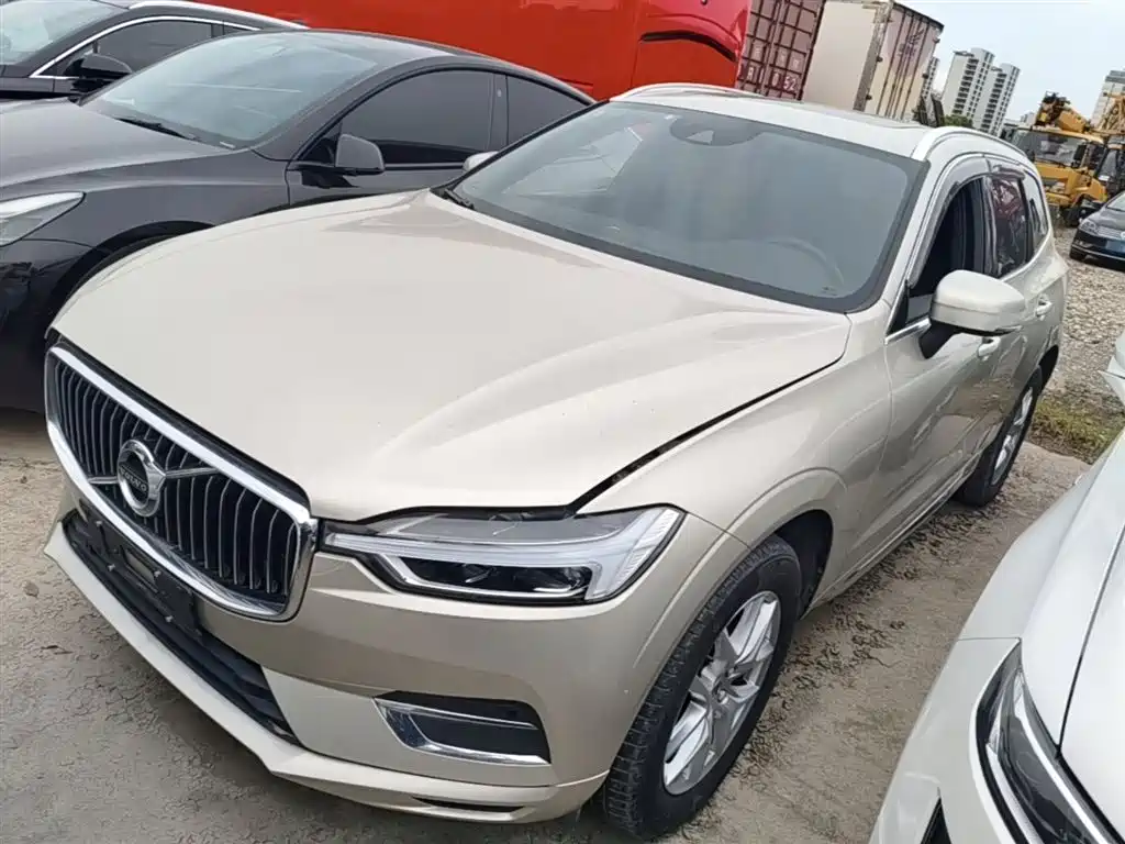 Volvo XC60 2021 T5 AWD Momentum