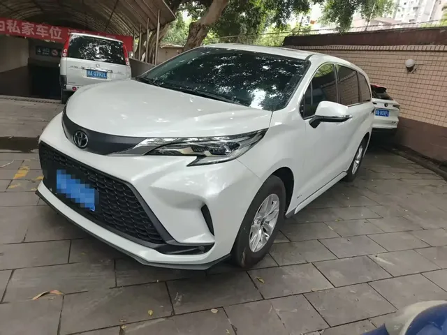 Toyota Granvia 2024 2.5L Hybrid Comfort