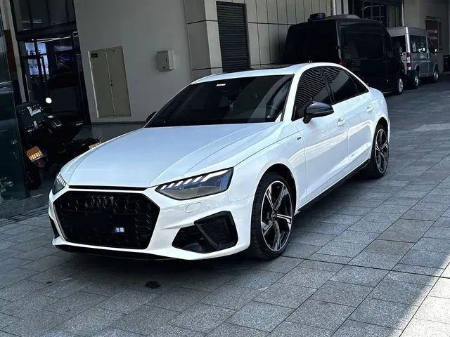 Audi A4L 2023 40 TFSI Bang&Olufsen Starlight Edition