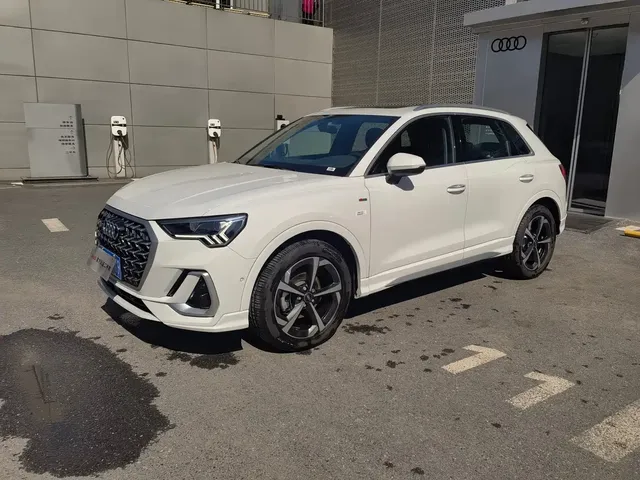Audi Q3 2024 40 TFSI Fashion Sport