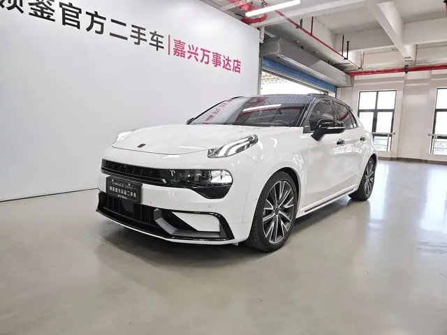 Lynk & Co 02 Hatchback 2022 2.0TD Pro