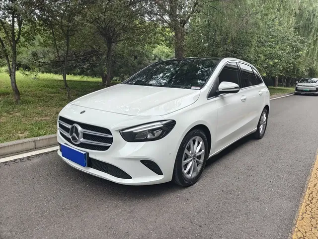 Mercedes-Benz B-Class 2022 Facelift II B 200 Style