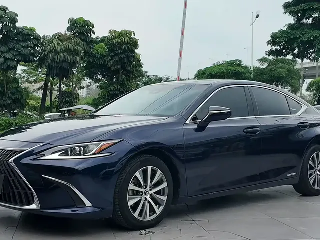 Lexus ES 2020 Model 300h Excellence Edition