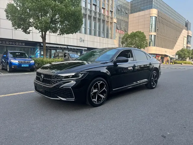 Volkswagen Passat 2025 Outstanding 380TSI Dragon Soaring Edition