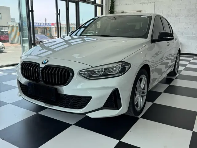 BMW 1 Series 2022 120i M Sport Shadow Edition