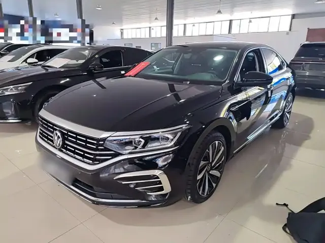 Volkswagen Passat 2023 Facelift 330TSI Luxury Edition