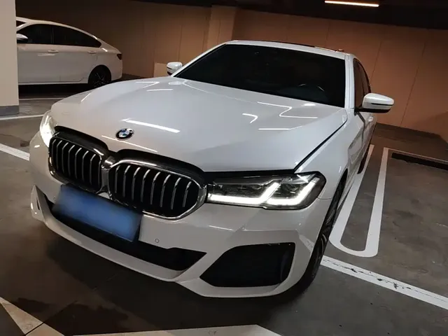 BMW 5 Series 2022 Facelift 530Li Leading M Sport Package