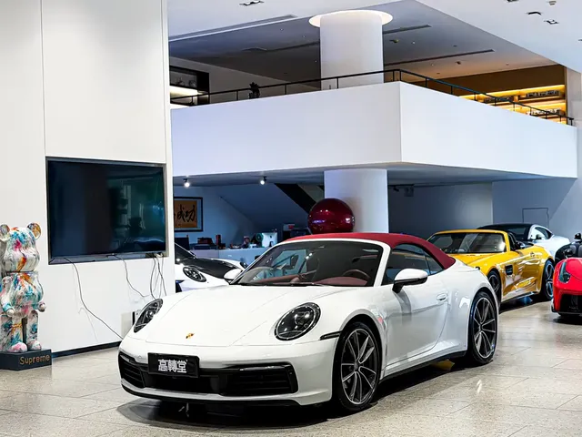 Porsche 911 2023 Carrera Cabriolet 3.0T