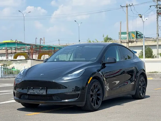 Tesla Model Y 2023 Long Range All-Wheel Drive Edition