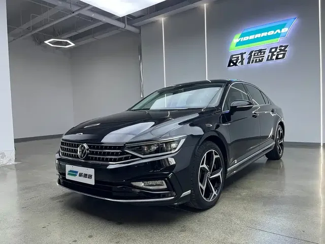 Volkswagen Magotan 2023 2 Million Units Anniversary Edition 330TSI DSG Leading Type
