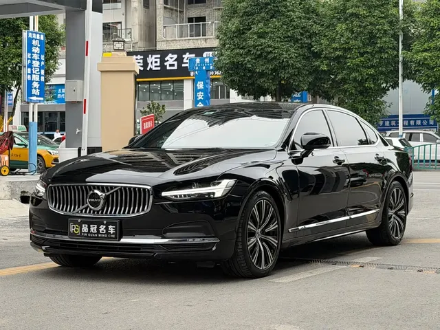 Volvo S90 2023 B5 Intelligent Vision Luxury Edition