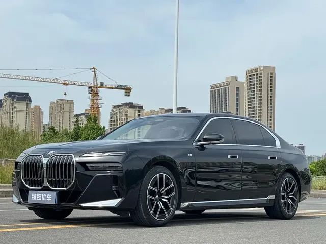BMW 7 Series 2023 Model 735Li M Sport Package