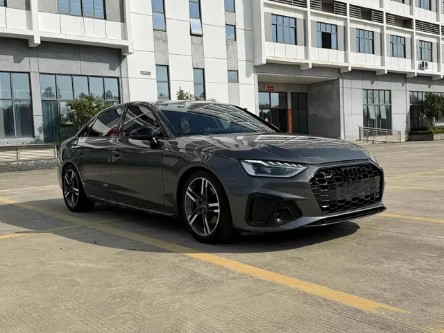 Audi A4L 2023 40 TFSI Luxury Sport