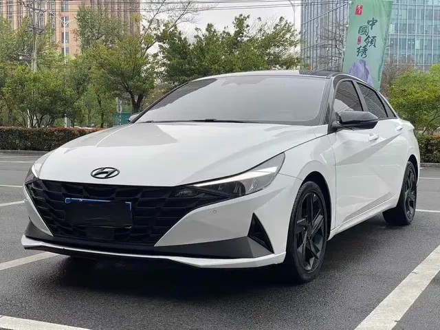 Hyundai Elantra 2021 1.5L CVT LUX Premium Edition