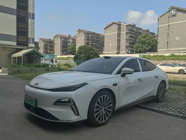 Geely Galaxy Xingyao 8 2025 130km EM-P Starship Edition