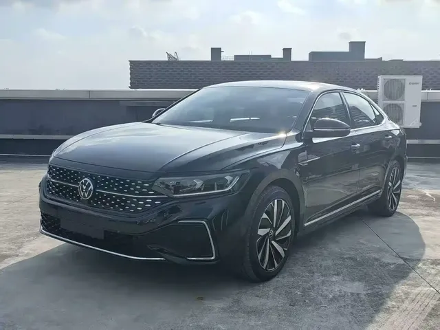 Volkswagen Passat 2022 330TSI Starlight Luxury Edition