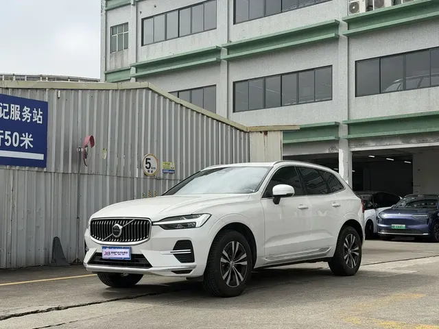 Volvo XC60 2024 B5 AWD Zhiyi Luxury Edition