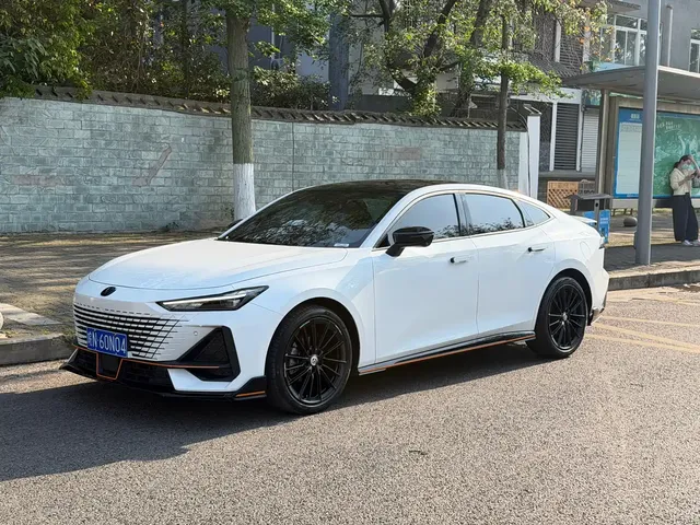 Changan UNI-V 2023 1.5T Sport Edition