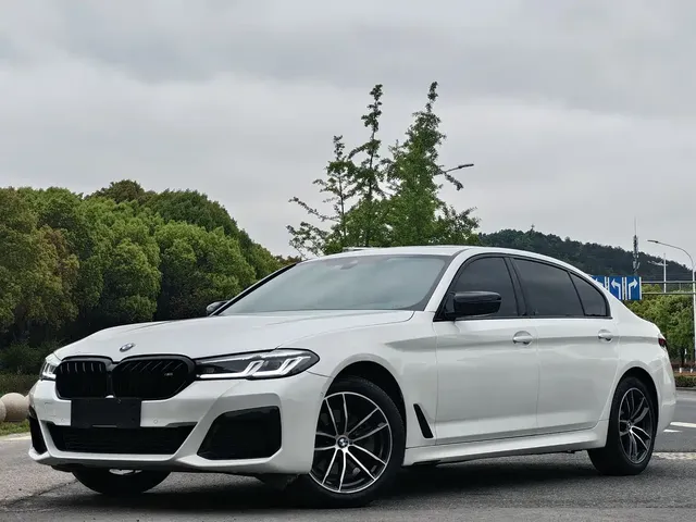 BMW 5 Series 2022 525Li M Sport Package