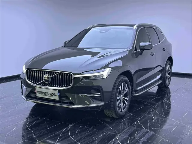 Volvo XC60 2022 B5 AWD R-Design