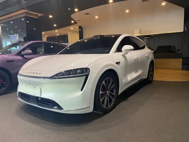 Zhijie Luxeed R7 2025 Extended Range 331km Ultra