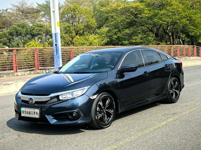 Honda Civic 2016 220TURBO CVT Luxury Edition