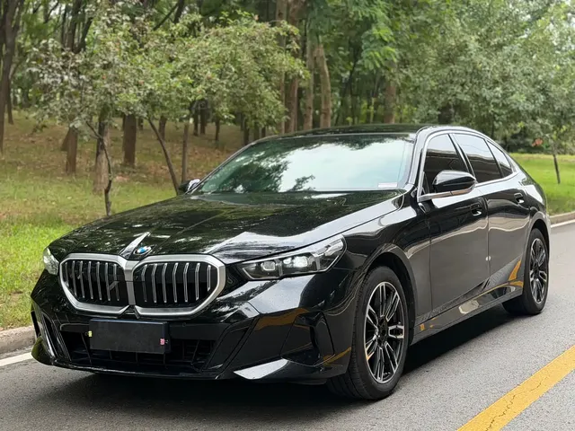 BMW 5 Series 2026 530Li Leading M Sport Package