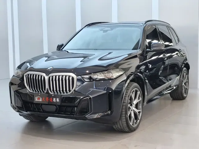 BMW X5 2023 xDrive 30Li Premium M Sport Black Night Package