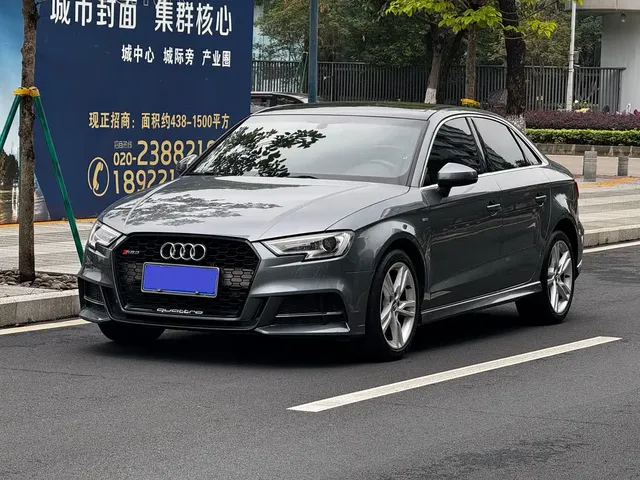 Audi A3 2018 30th Anniversary Limousine 35 TFSI Fashion